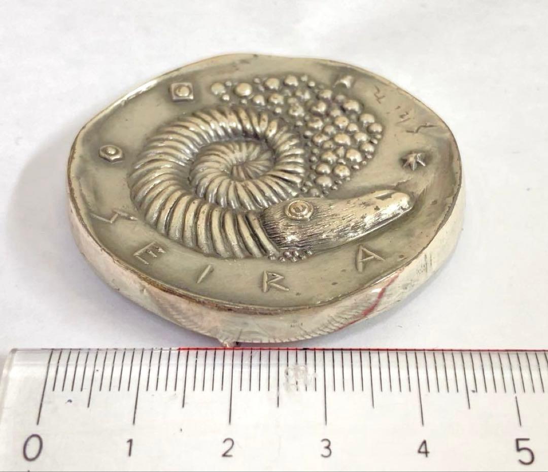 三谷　慎　silver製　レリーフブローチ