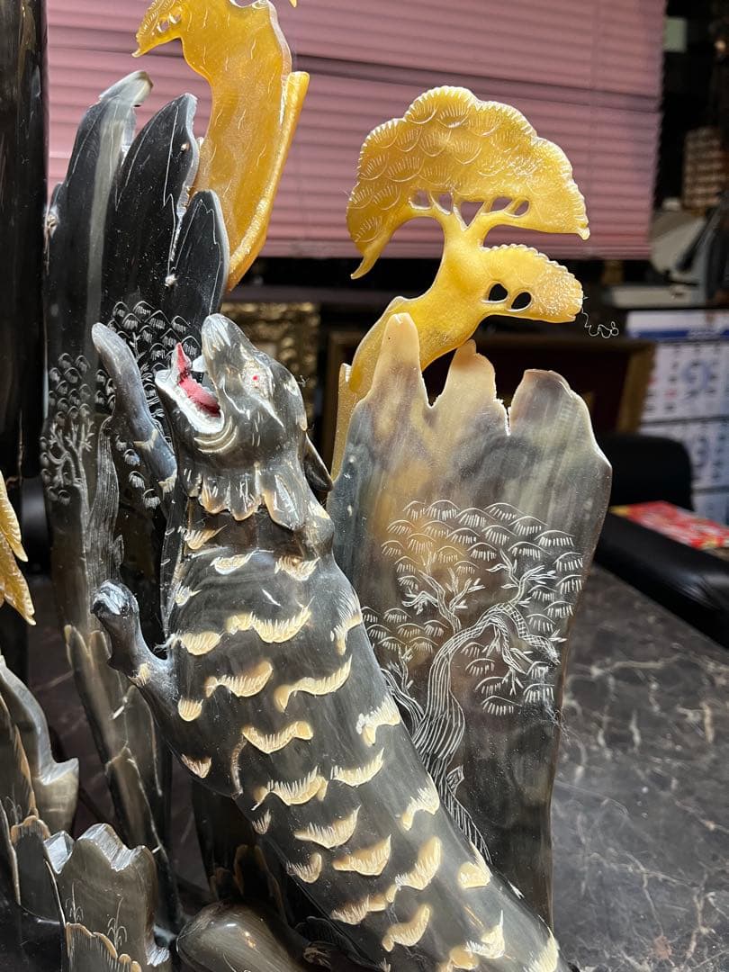 中国芸術、中国彫刻、水牛のツノ彫刻 鷹と虎の水牛のツノ彫刻、