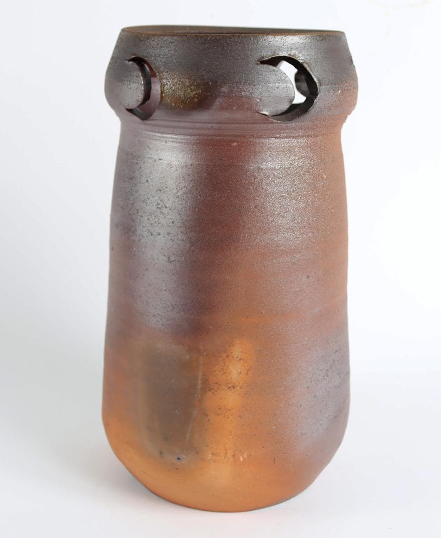 人間国宝『藤原雄』作 備前 月透し文 花器 花生 共箱 - メルカリ