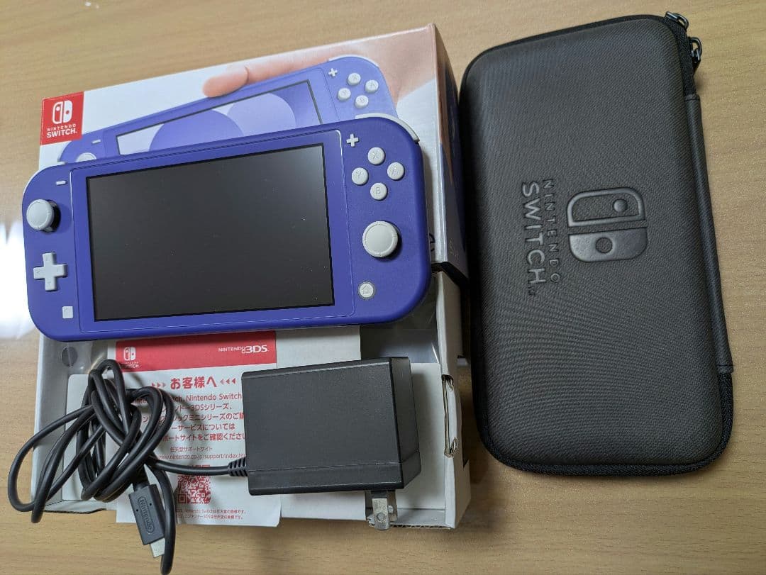 Nintendo Switch Lite ブルー　充電器、専用ケース付き Lite専用 在庫限り 70％OFF】Nintendo Switch キャリングケース 軽量