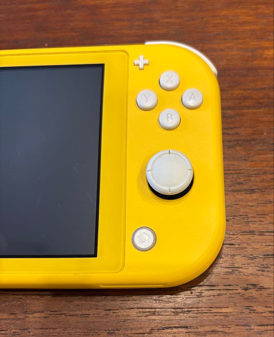 d*9様 Nintendo Switch Lite イエロー 充電器付き