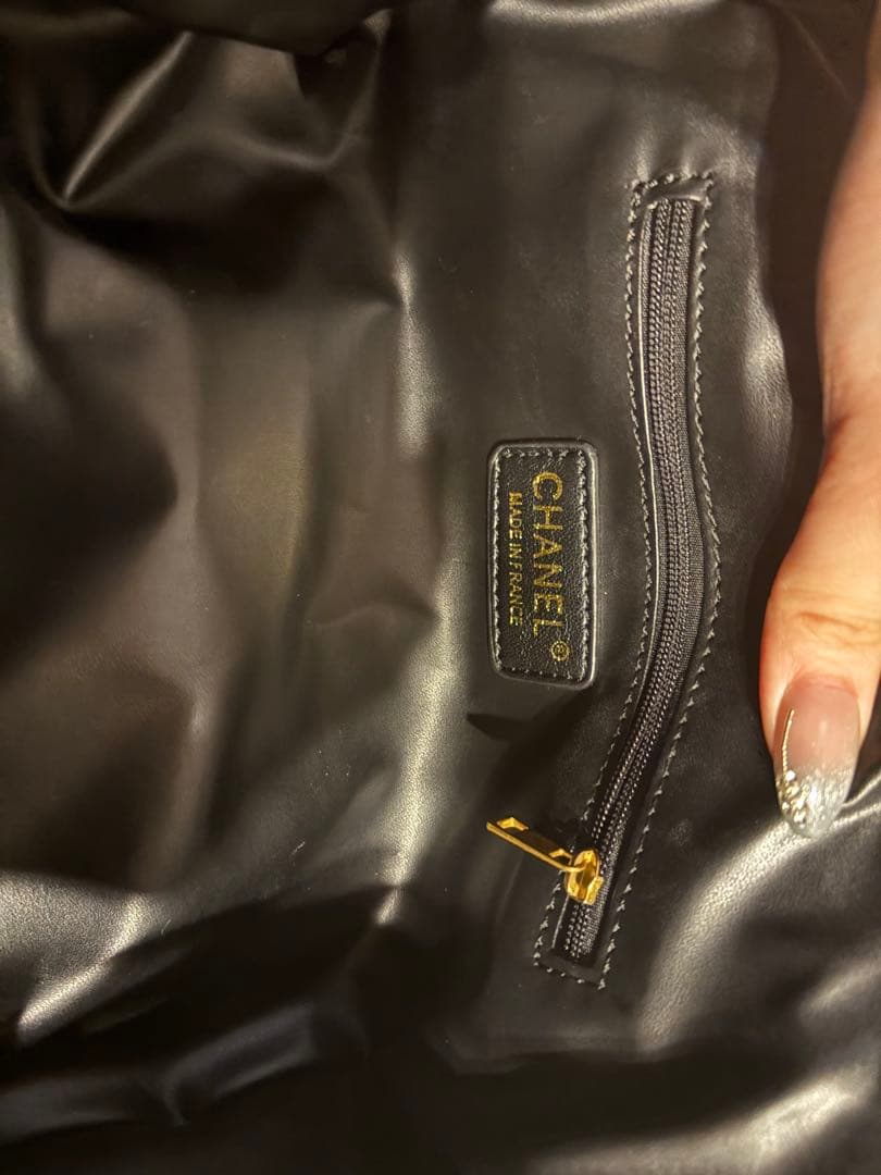 ブランド不問、リピーター様向け。中身も外側もすべて本革仕様。