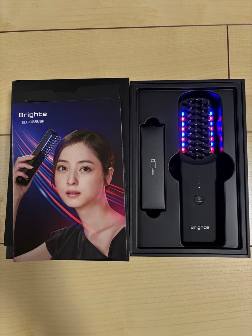 Brighte エレキブラシ 美品 Brighte（ブライト） 【保証付】【国内正規品】Brighte ブラシ型美顔器