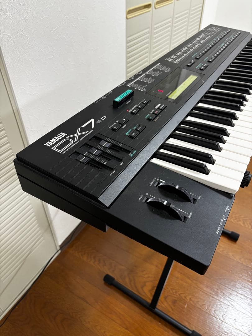 美品】Yamaha DX7 II-D 純正ケース・説明書・カートリッジ付 - メルカリ
