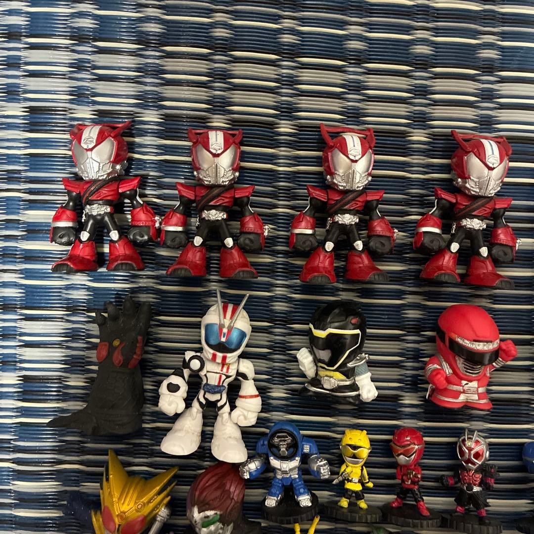 色んなフィギュアのまとめ売りとカード1枚 - メルカリ