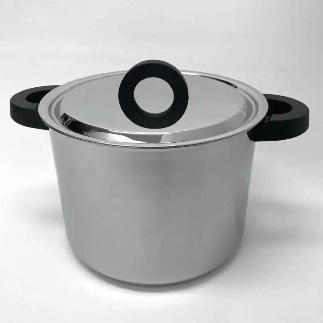 スイス スプリング社 両手深型鍋 22cm DOMO 鍋もフライパンも、重たいものに正義があるように感じます