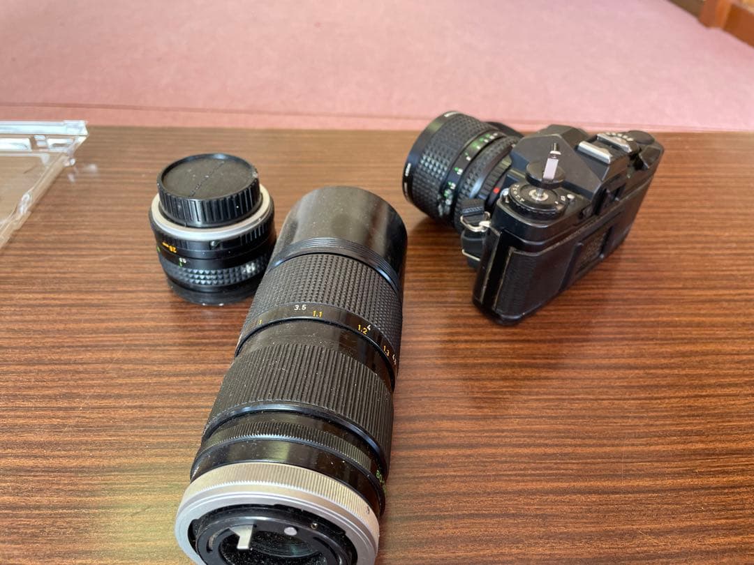 中古カメラ　MINOLTAとキャノンレンズのセット ミノルタおすすめ中古レンズ13選！緑のロッコールレンズを使ってみませ