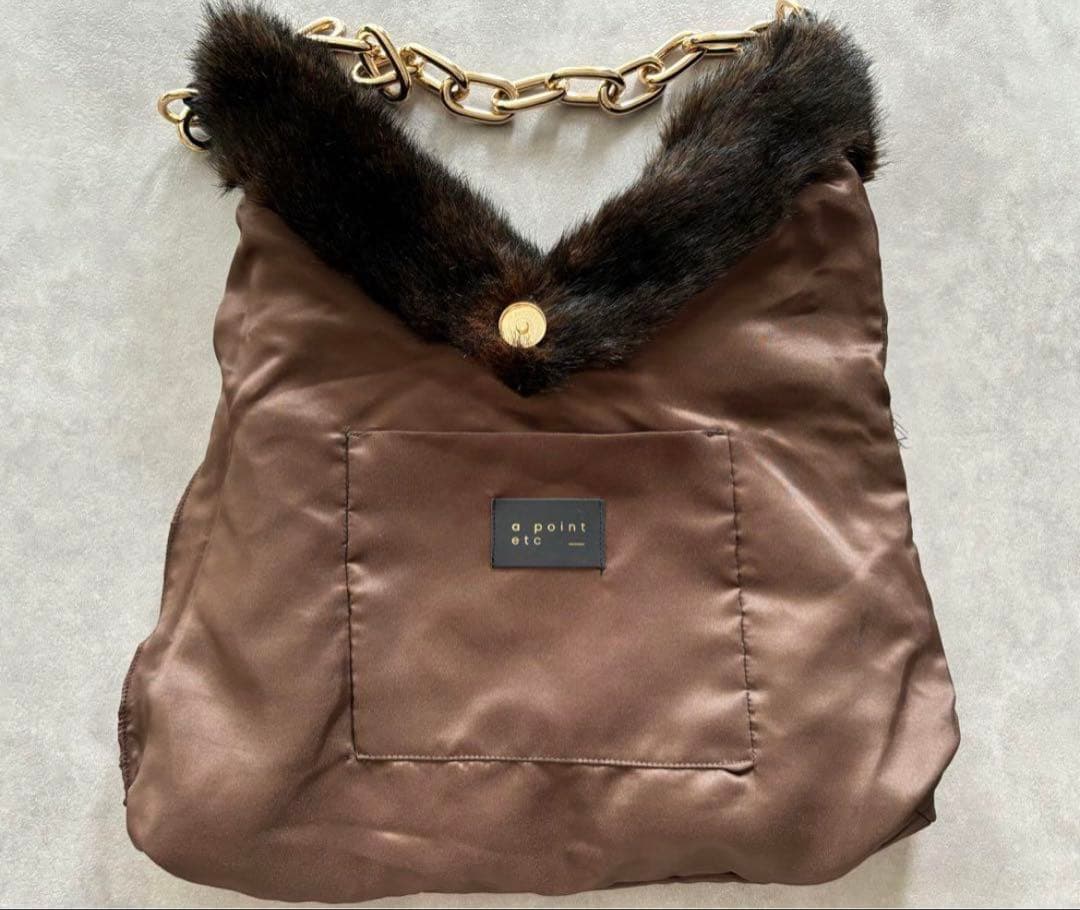 A POINT ETC/アーポワンウテセ フェイクファーバッグ - メルカリ