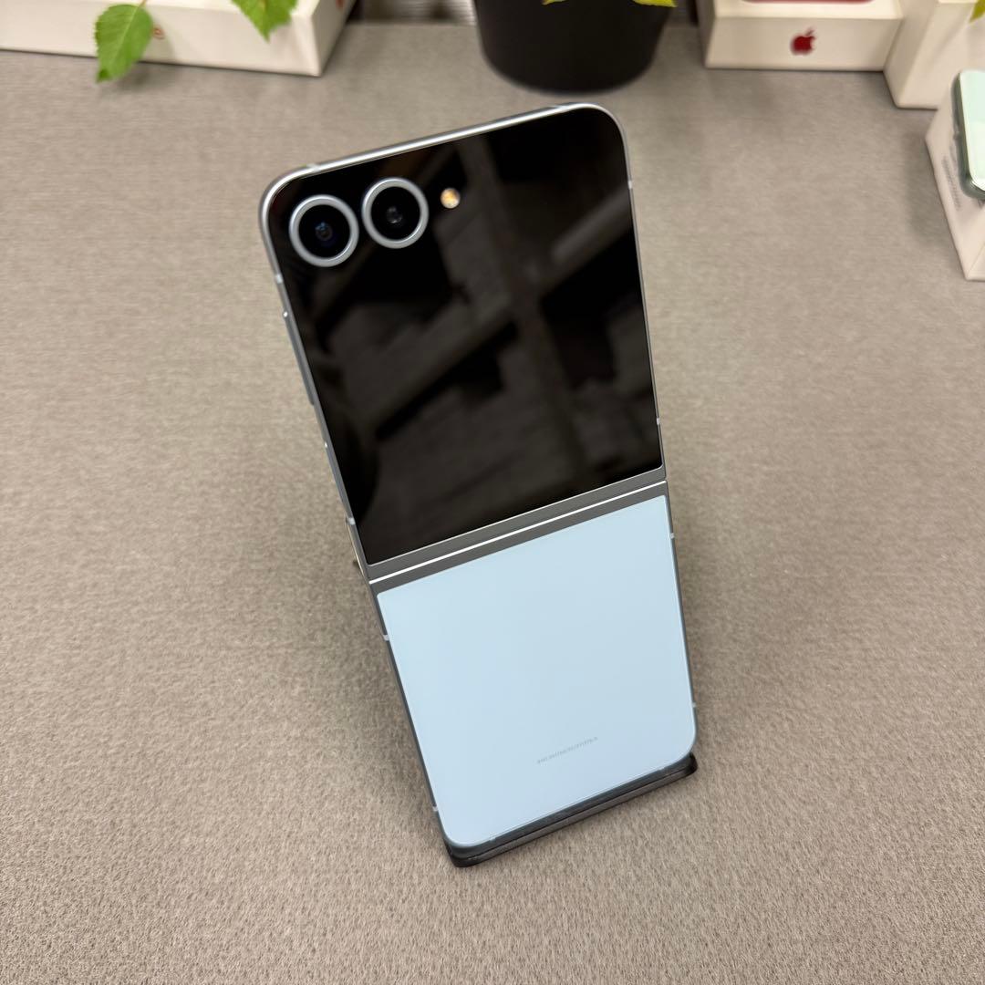 新品・未使用Galaxy Z Flip6 256GB ブルー 国内版SIMフリー Amazon.co.jp: Galaxy Z Flip6 ｜256GB｜ブルー｜Galaxy AI対応｜SIM