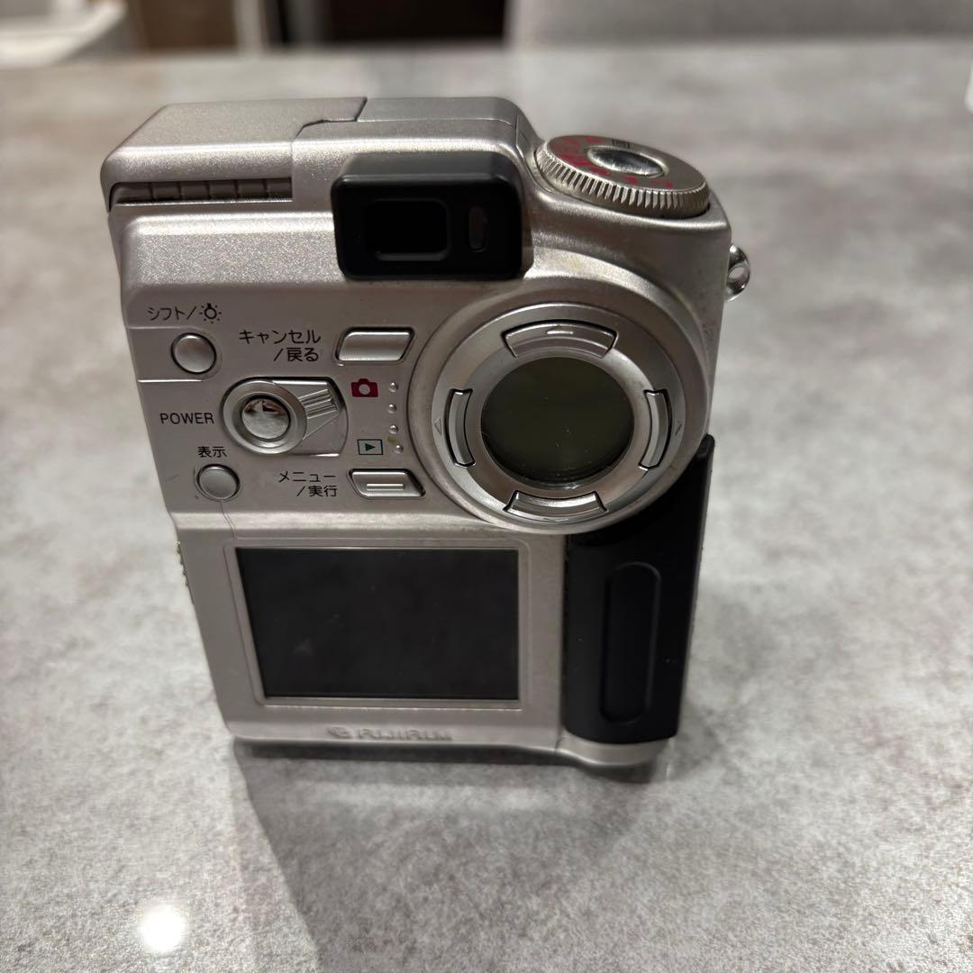 動作品 FUJIFILM 4700Z FinePix デジタルカメラ 乾電池駆動 - メルカリ