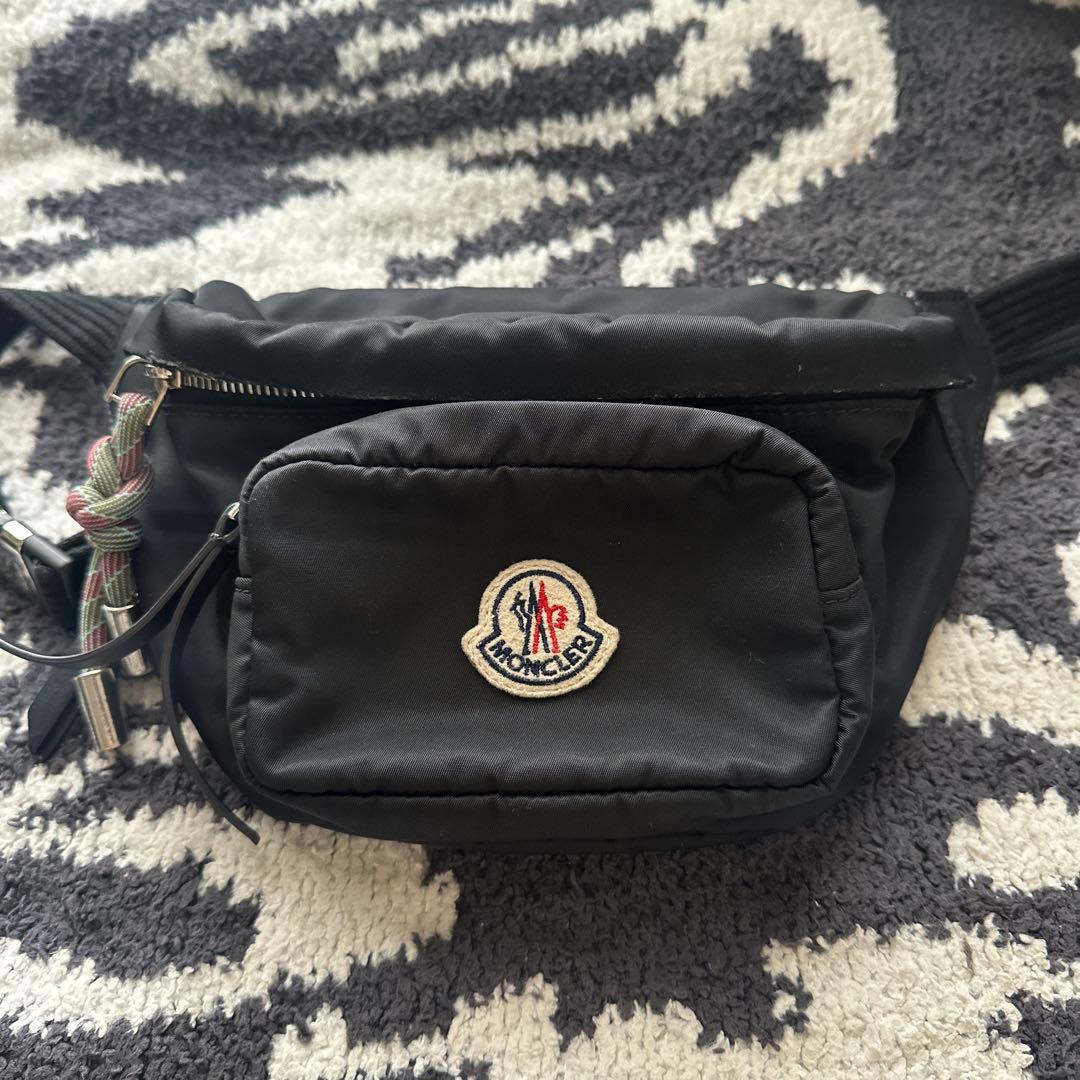 モンクレール ボディバッグ　レディース　ブラック　ポシェット　訳あり モンクレール MONCLER ボディバッグ ブラック レディース MONCLER