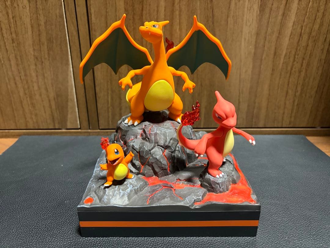 ポケモン フィギュア リザードン リザード ヒトカゲ 一族 新品未使用