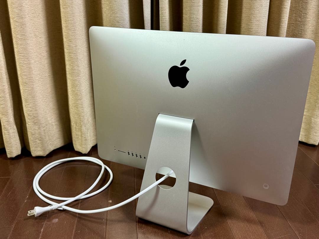 iMac Late 2015 Retina 4K 21.5 3.1GHz 本体