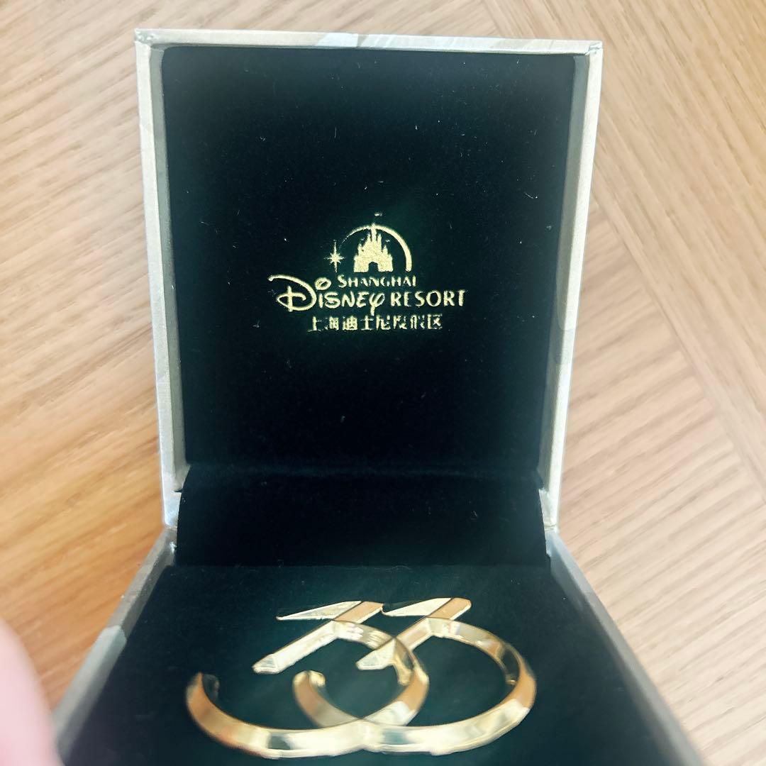 上海ディズニー 33club限定のピンバッジ - メルカリ