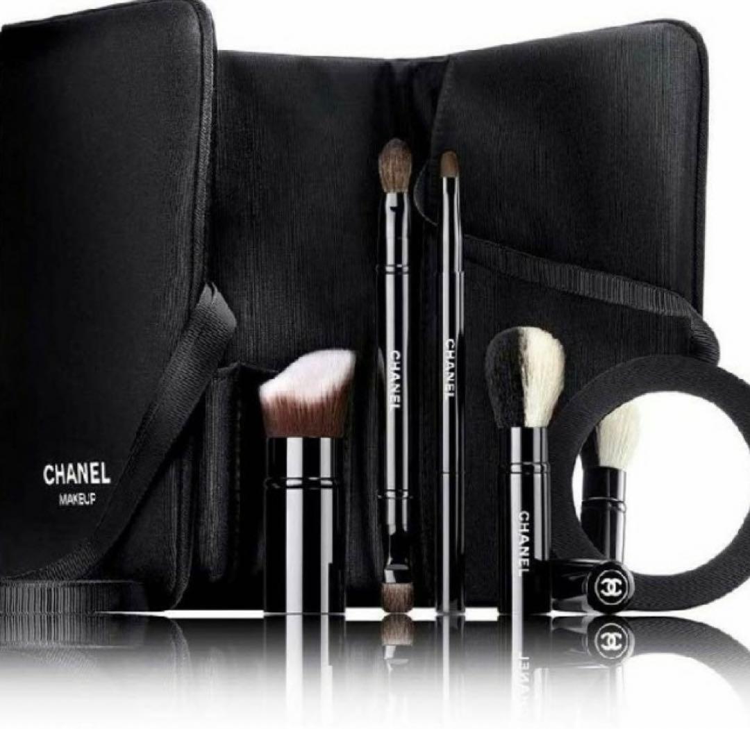CHANEL クリスマスコフレ 2017 メイクブラシセット - メルカリ