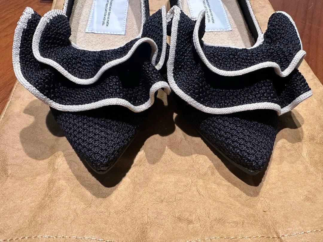 Offen フリル付きフラットシューズ 25.5cm