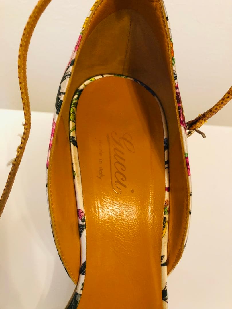 【GUCCI】可愛い 花柄 バンブーサンダル 23.5cm