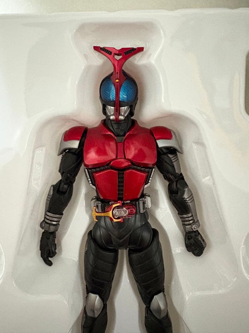 S.H.Figuarts（真骨彫製法） 仮面ライダーカブト ライダーフォーム