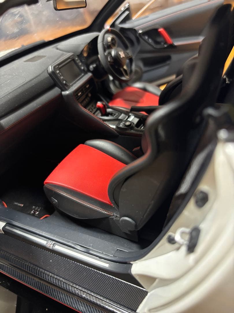 Deagostini 1/8白色の日産GTR R35 - メルカリ