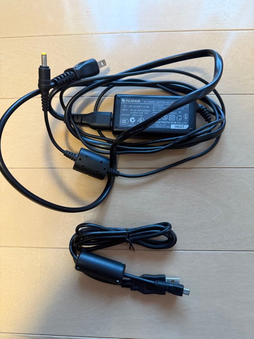 FinePixF31fd メモリーカード1GB 純正専用ケース付き