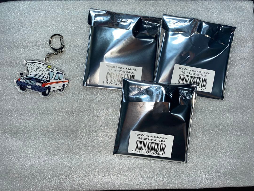TOMOO ランダムキーホルダー 日本武道館公演 - メルカリ