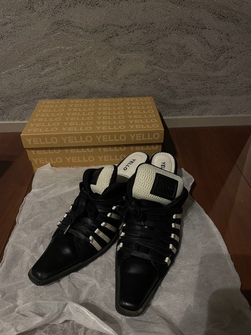 YELLO MONO SNEAKER MULES ブラック/ホワイト L
