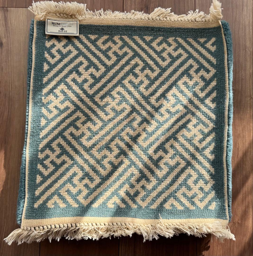 未使用美品】MUNIカーペット チェアラグ2枚 生産終了品！ - メルカリ