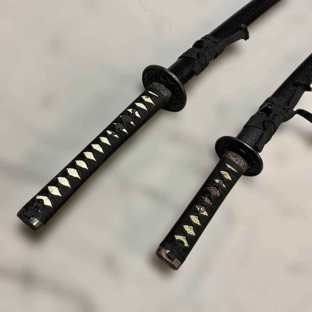 割安模造刀大小2本 黒柄 雲龍楕円鍔 黒梨地鞘 - メルカリ