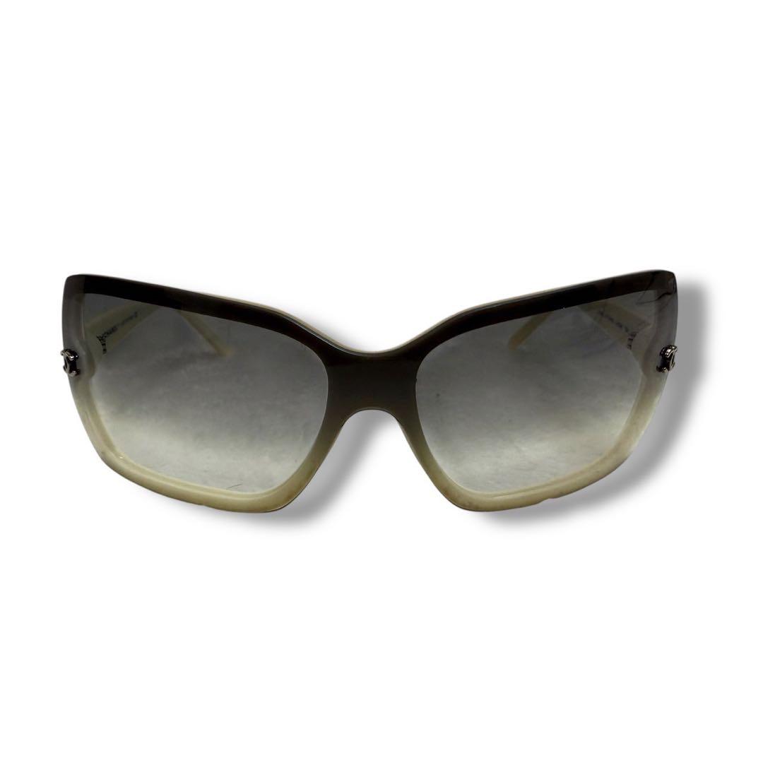 箱付き シャネル 1762 ココマーク サングラス 白 イタリア製 - 小物セール