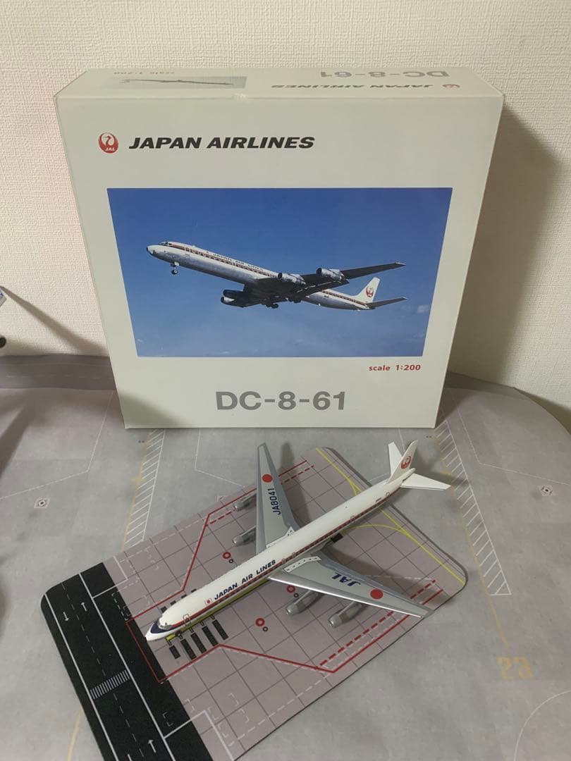 jalux公式モデル1／200日航DC8－61プラスティック樹脂製