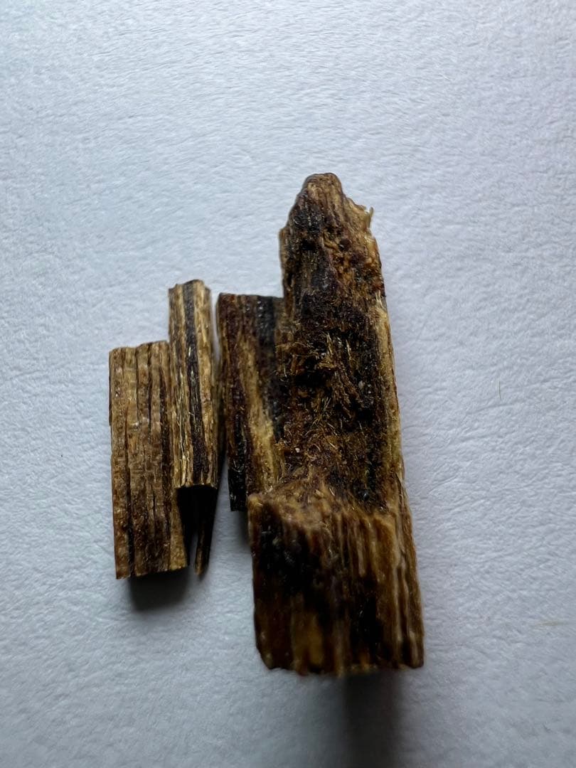 古渡命銘木 百二十種名香　伽羅　銘【染衣】0.235g 香木/お香/沈香/伽羅