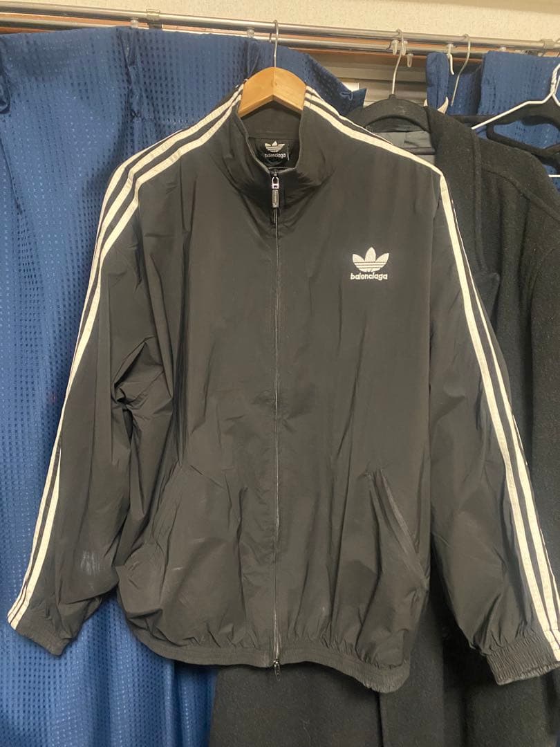 アディダス　バレンシアガ　ナイロンジャケット Daisuke Suzuki ｜adidas×Balenciagaのナイロンジャケットを使った