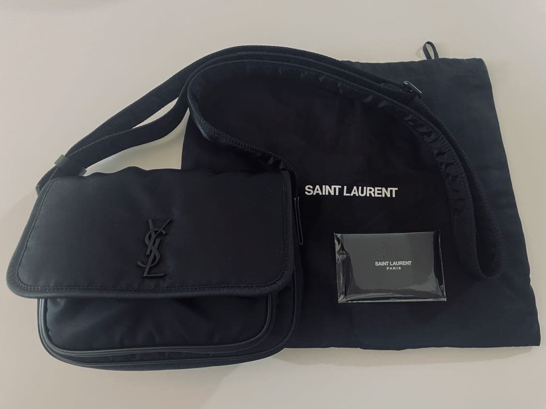 【超美品】SAINT LAURENT サンローラン　ニキスモールメッセンジャー イ・ソクギさん着用 サンローラン ニキ スモールメッセンジャー (Saint