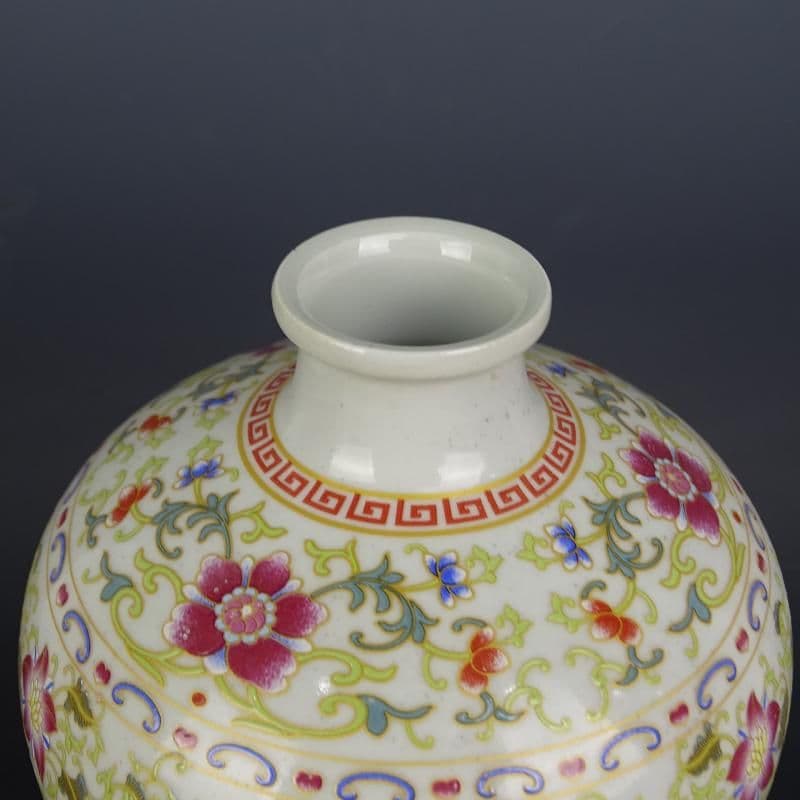 清康熙青釉粉彩タンカ紋梅瓶 景徳鎮 陶磁器 装飾品 現代工芸品 美術品