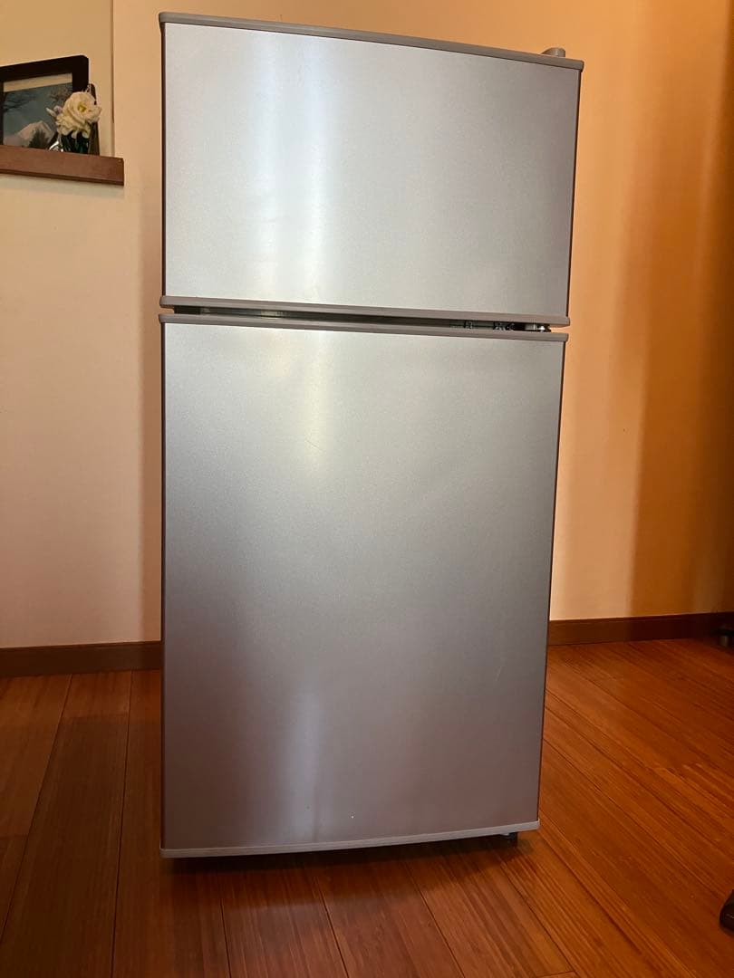 シルバー トップフリーザー冷蔵庫 Amazon | Frigidaire EFR3A1 コンパクト小型トップフリーザー冷蔵庫