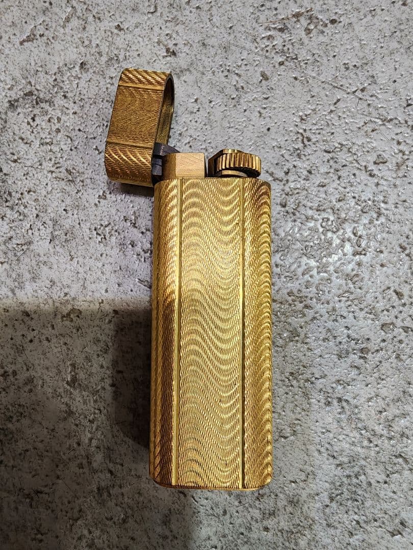 カルティエ ライター ゴールド オーバルストライプ PLAQUE OR - メルカリ