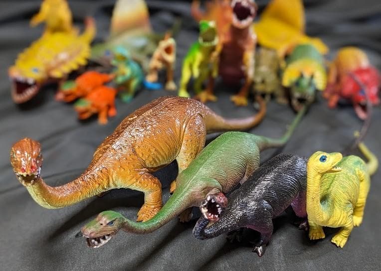 昭和レトロ恐竜（メーカー不詳）ゴム製フィギュアまとめ - メルカリ