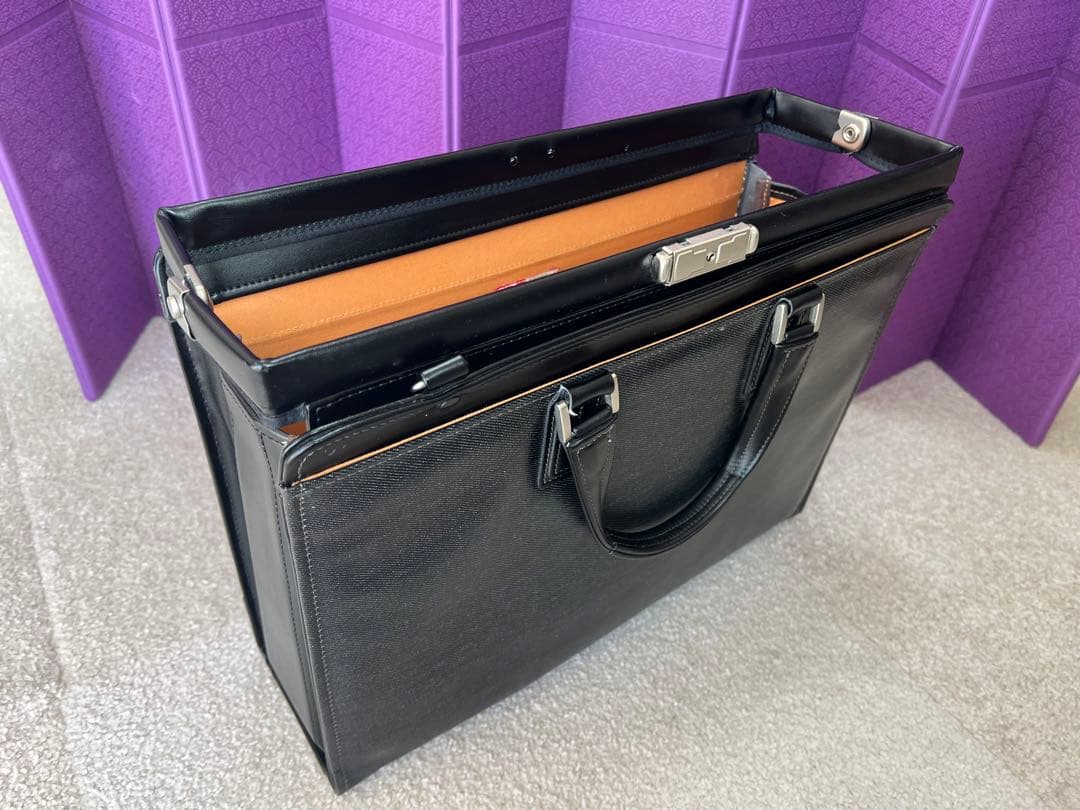 ビジネス　ダレスバッグ　サンワダイレクト　 豊岡製鞄 鍵付 ブラック ビジネス ダレスバッグ サンワダイレクト 豊岡製鞄 鍵付 ブラック