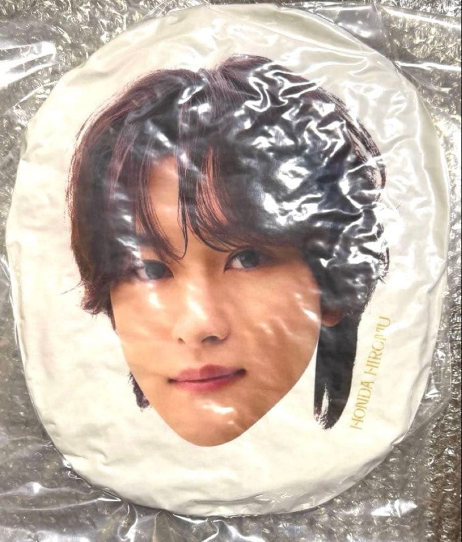 ROIROM DEBUT SHOWCASE フェイスクッション 本多大夢 - メルカリ