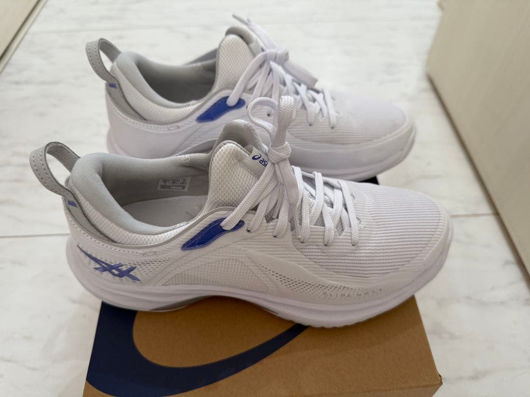 アシックス　バッシュ　GLIDE NOVA FF 4 23.5cm