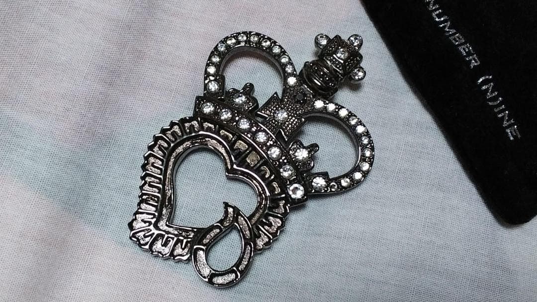 正規 廃盤 ナンバーナイン 王冠ハート涙ブローチ キムタク着 黒 芸能人