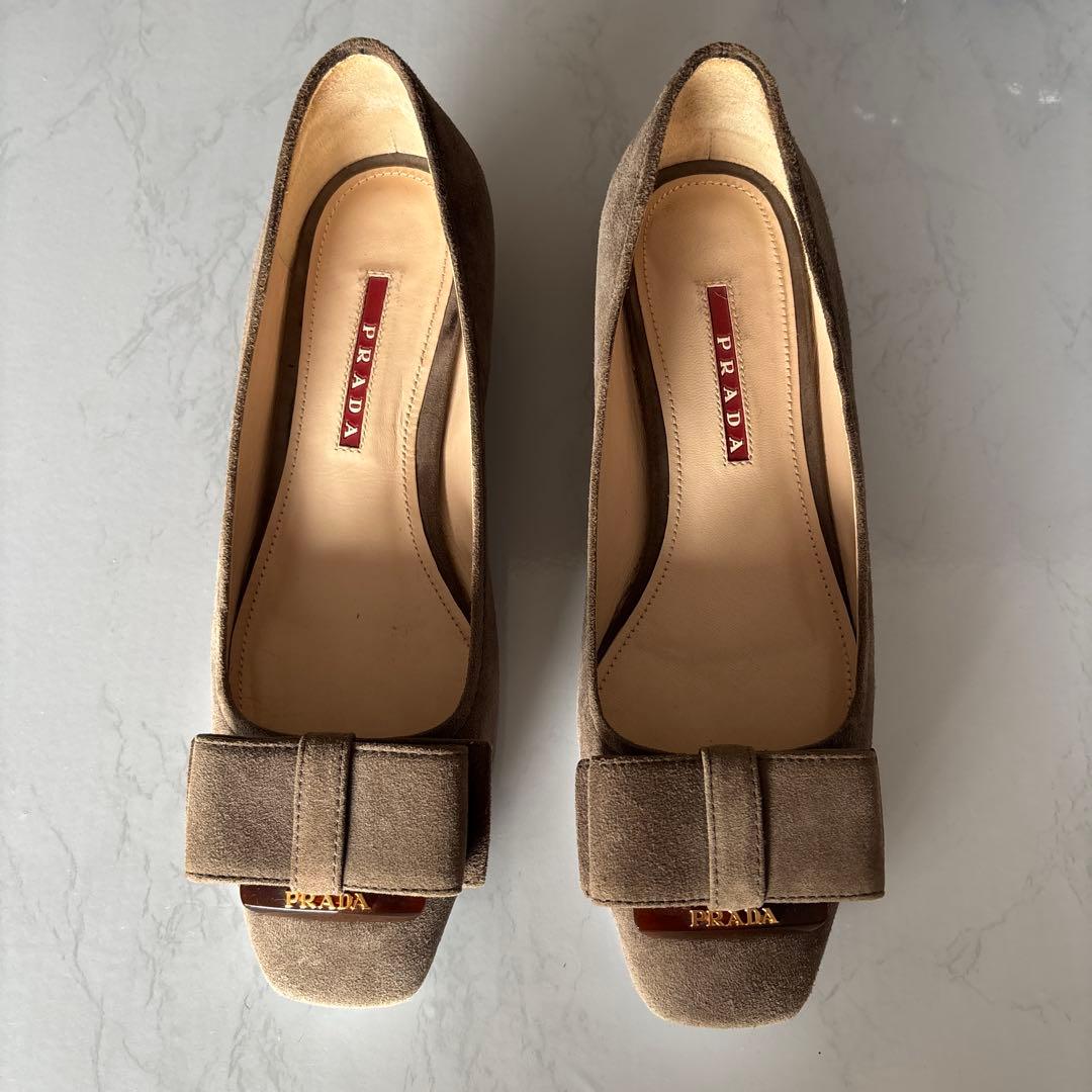 PRADA ベージュ スエード フラットシューズ Prada スエード フラットシューズ | ブラウン | FARFETCH JP