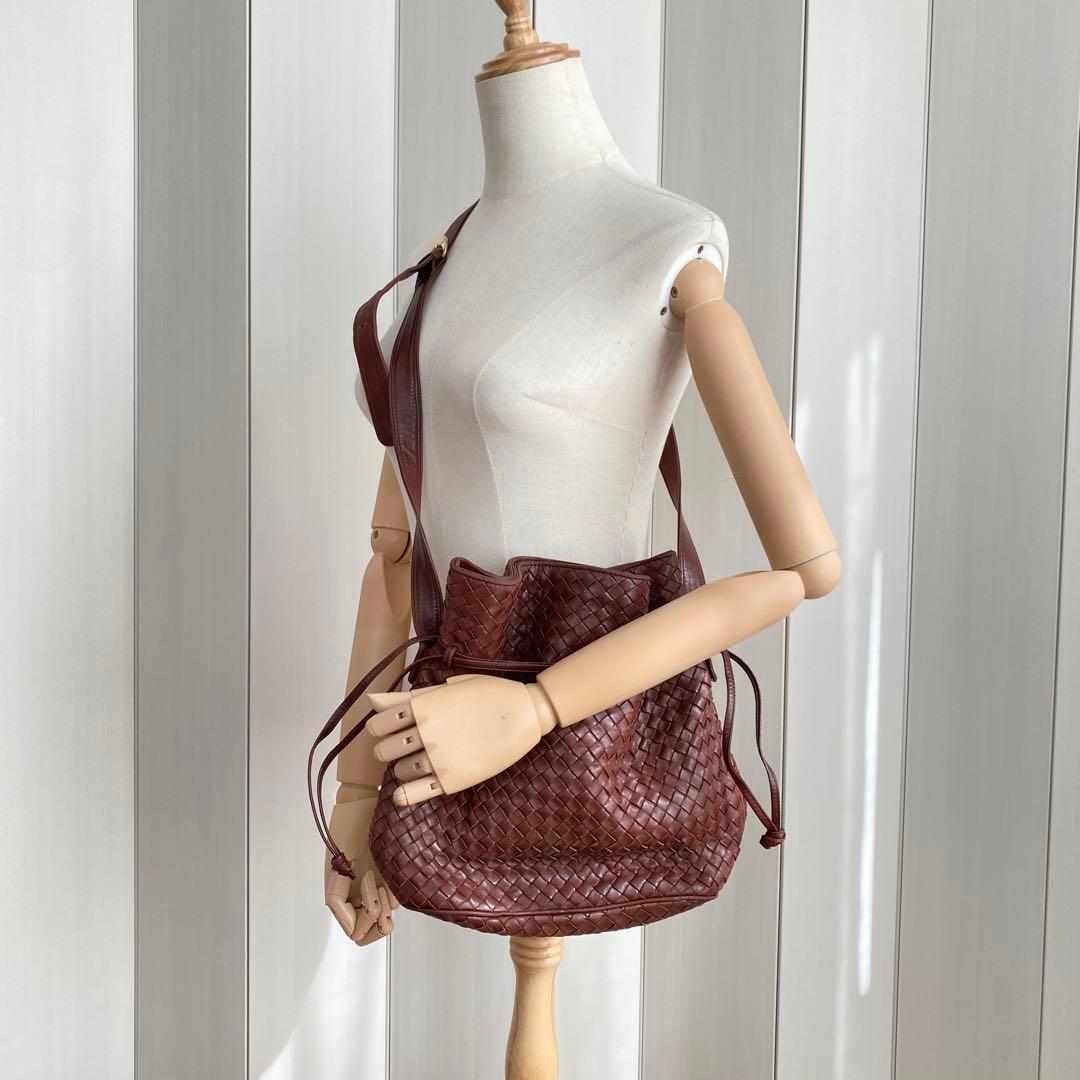 ボッテガヴェネタ ブラウンショルダーバッグ 巾着 イントレチャート