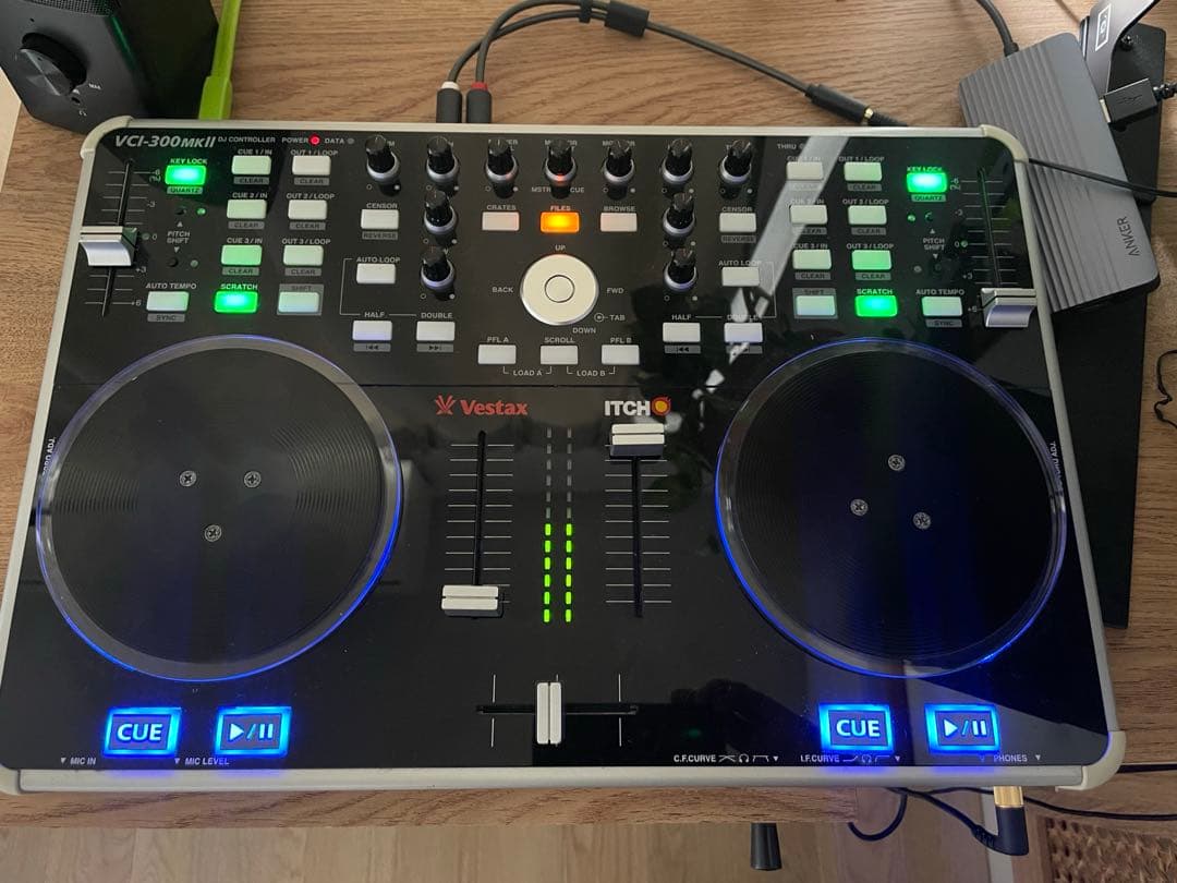 Vestax VCI-300MKII DJコントローラー Vestax VCI-300mkII | Sweetwater