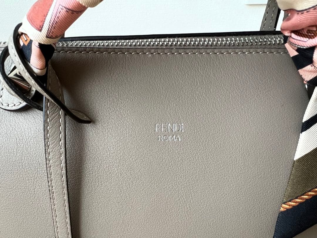 極美品】FENDI バイザウェイ ラッピー スカーフ - メルカリ