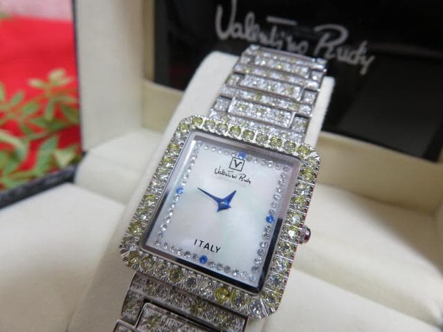 t*p様 6ee1082 レディース腕時計5個CANADA/Louis Lass