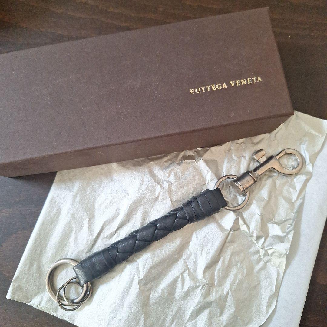 BOTTEGA VENETA 編み込みレザー キーホルダー BOTTEGA VENETA 編み込みレザーキーホルダー - メルカリ