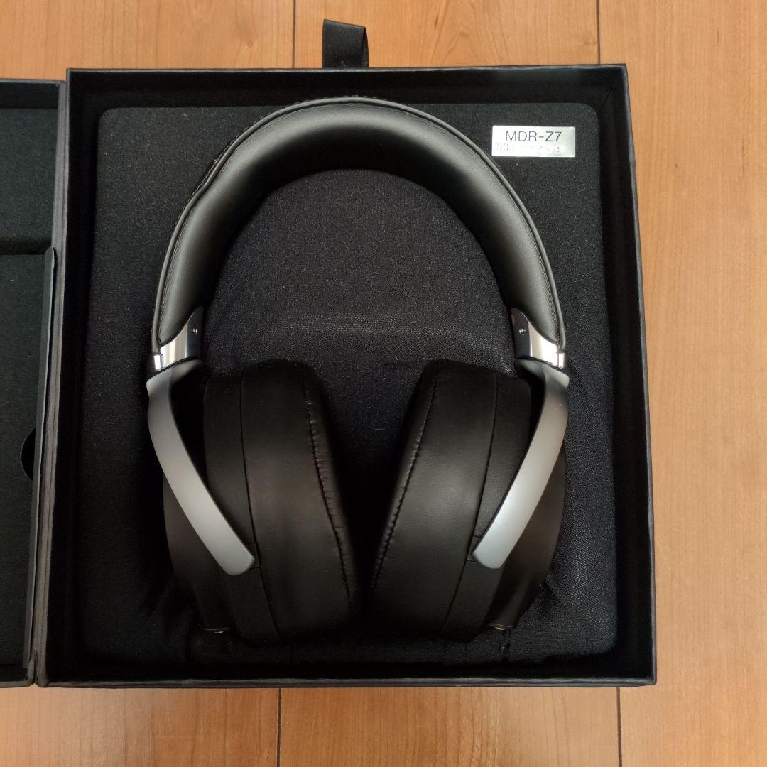 Sony MDR-Z7 ヘッドホン 本体と付属品 中古美品ですがジャンク品