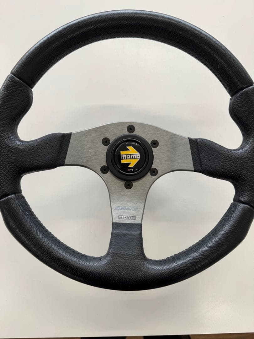 MOMO RACE ステアリング Φ32cm（D32）ブラック 本革 正規品 RACE 320mm（R-12)