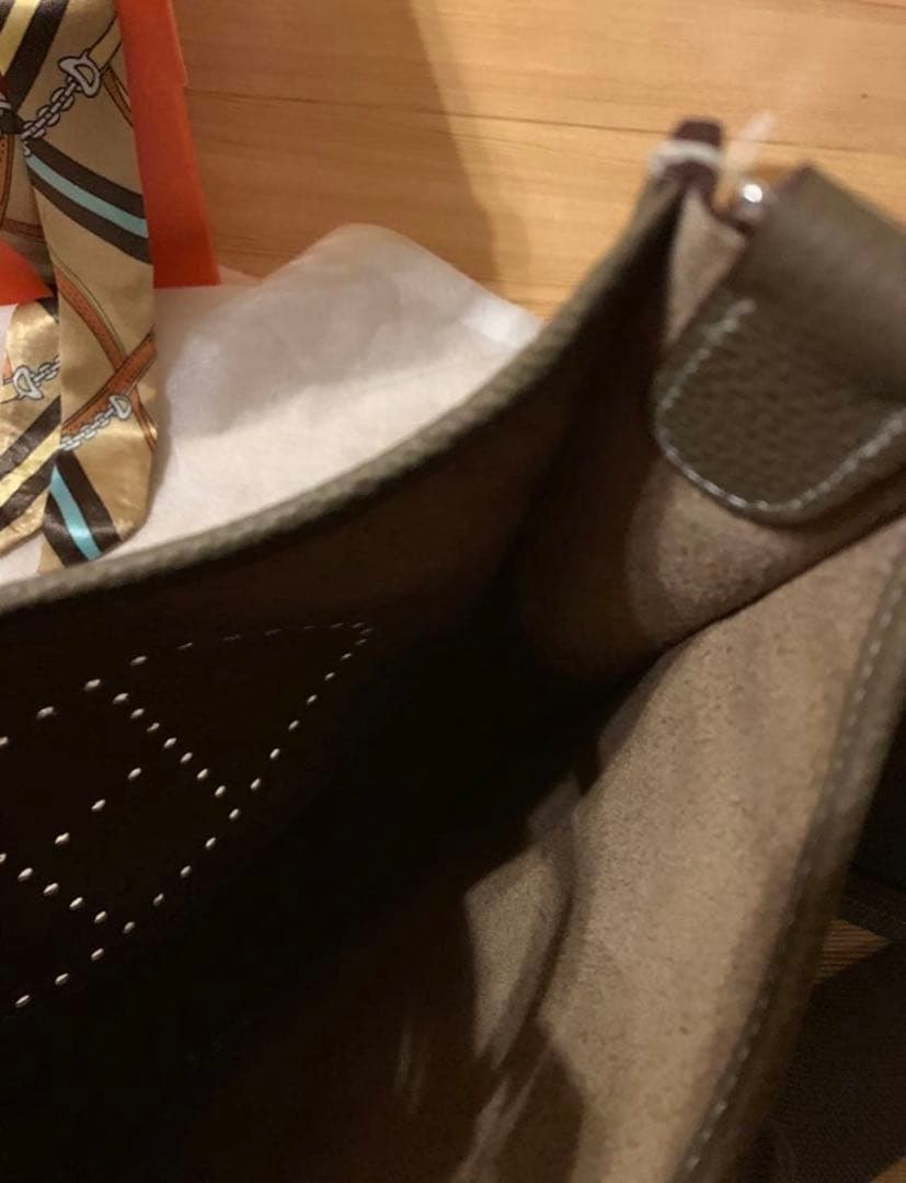 Hロゴ Hパンチング ショルダーバッグ ショルダーストラップ2本付き 最